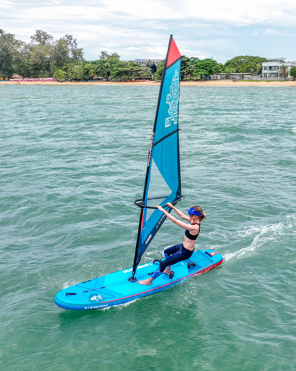 SUP windsurf gonfiabile in navigazione