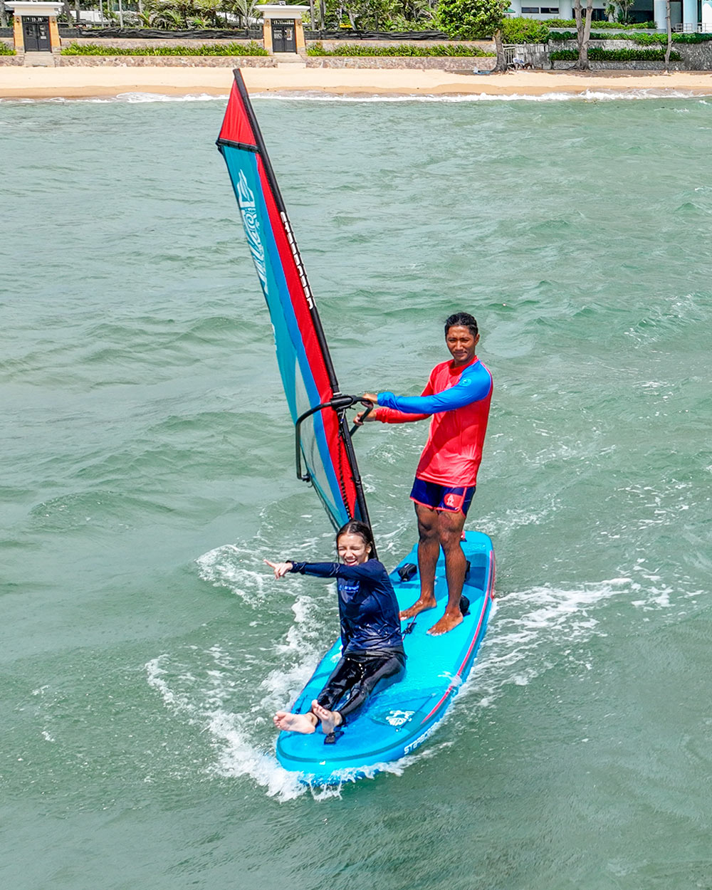 SUP windsurf gonfiabile con vela